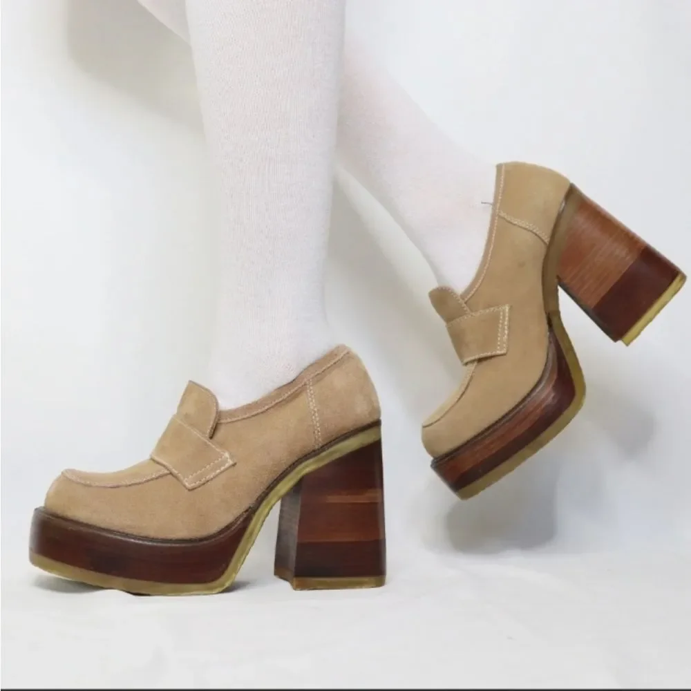 Vintage Bakers Shoes Chunky Block Heel Size 8 US